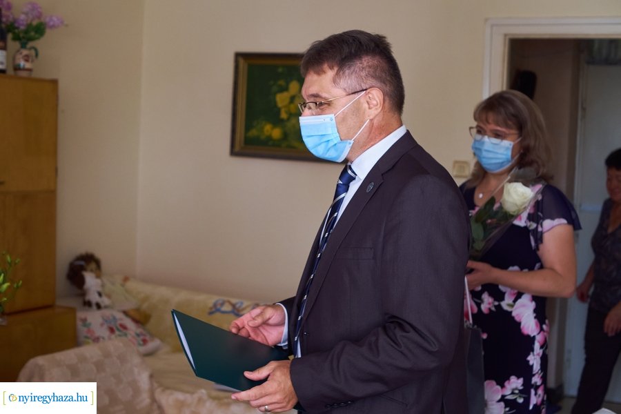 Szépkorú köszöntése Gáva Józsefné