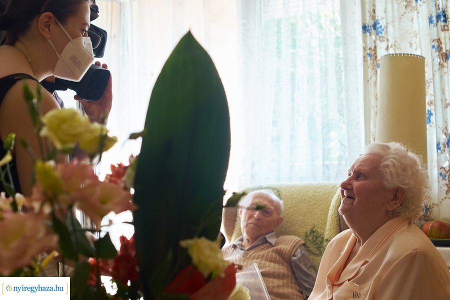 Szépkorú köszöntése Gáva Józsefné
