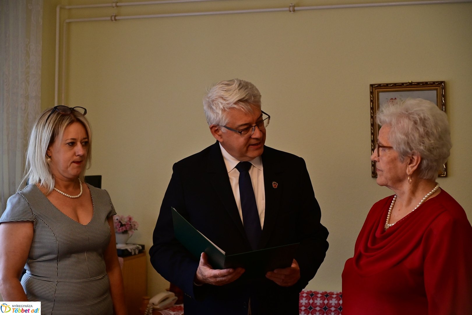 Szépkorú köszöntése - Hegyes Jánosné