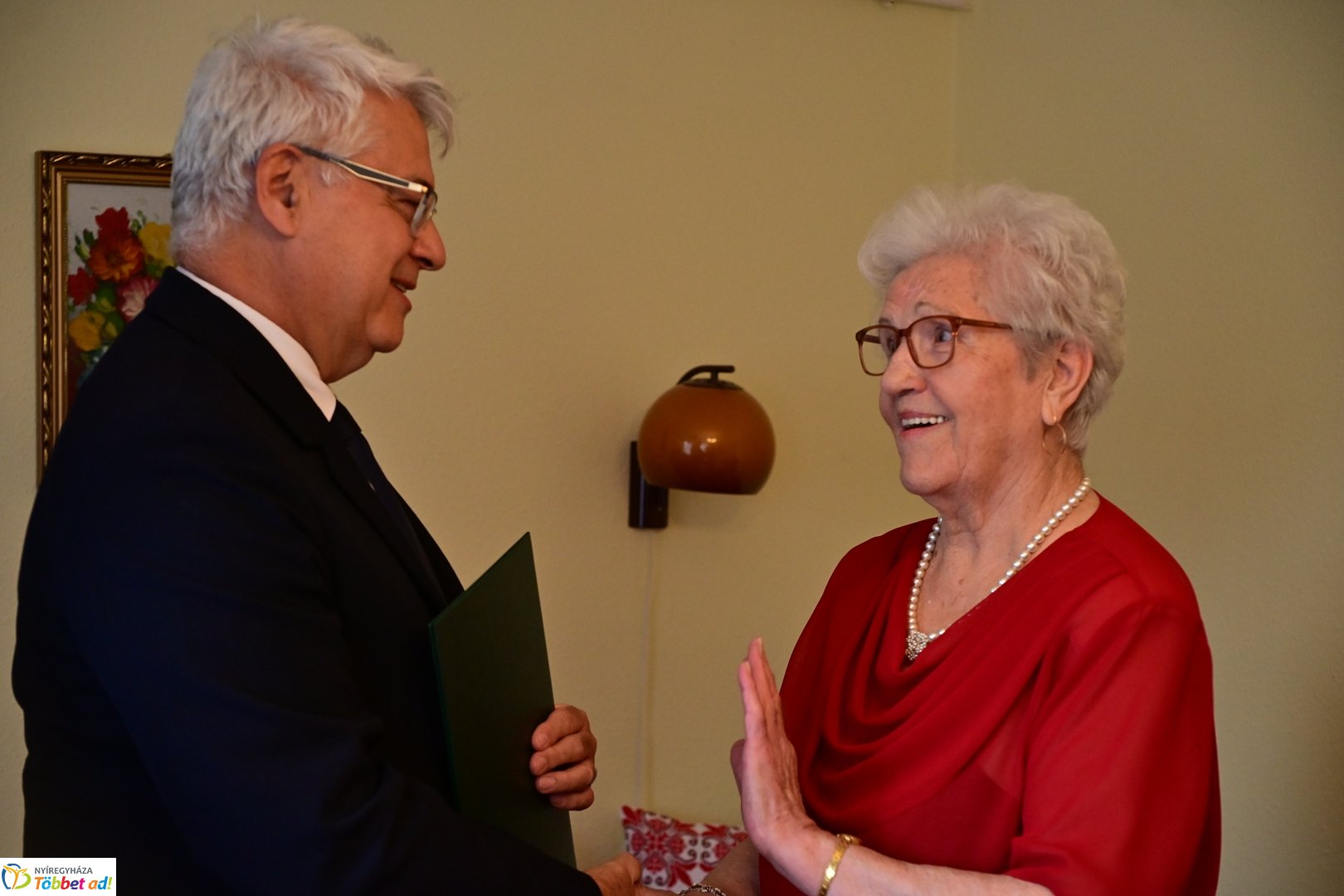 Szépkorú köszöntése - Hegyes Jánosné