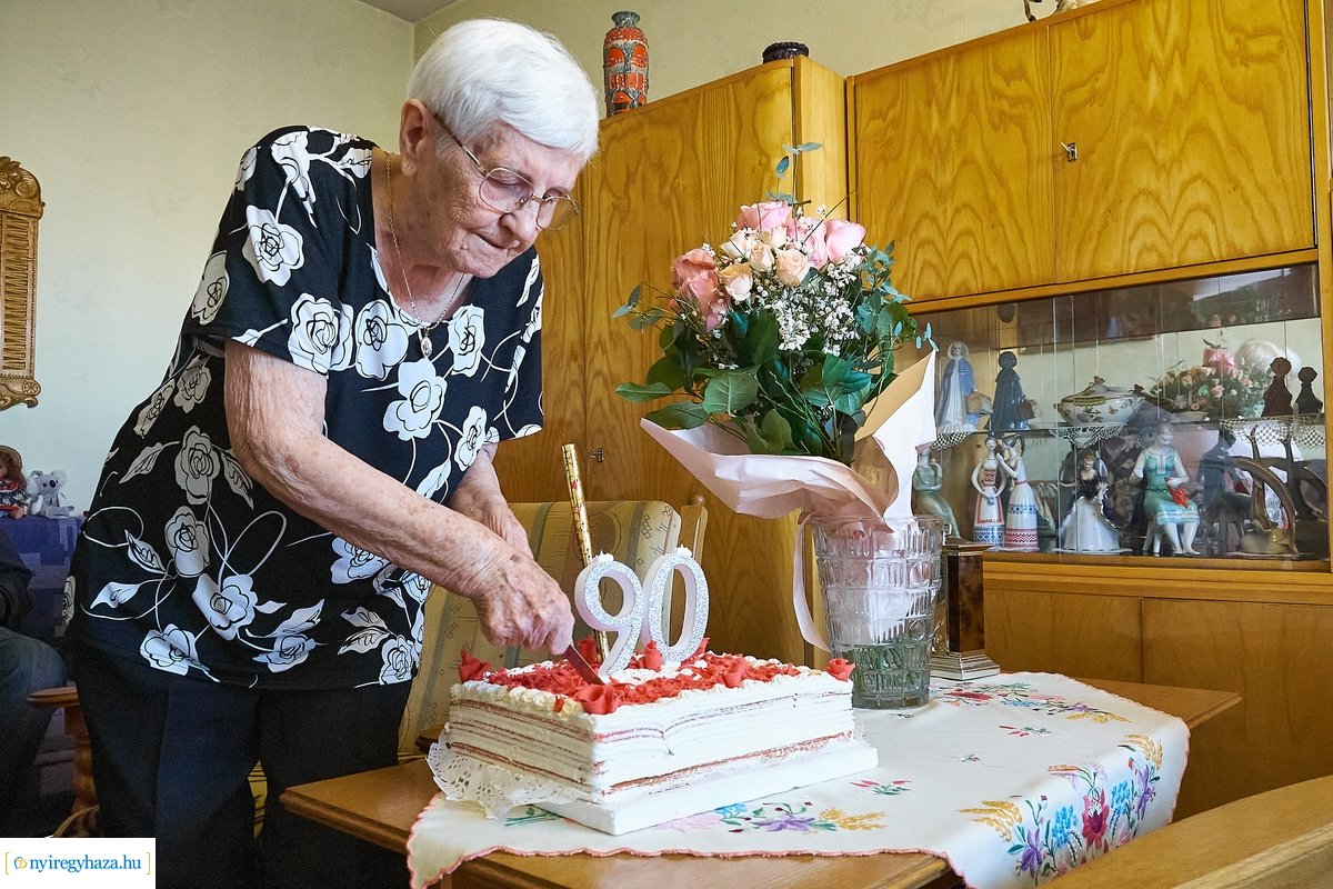 Szépkorú köszöntése - Koós Jánosné