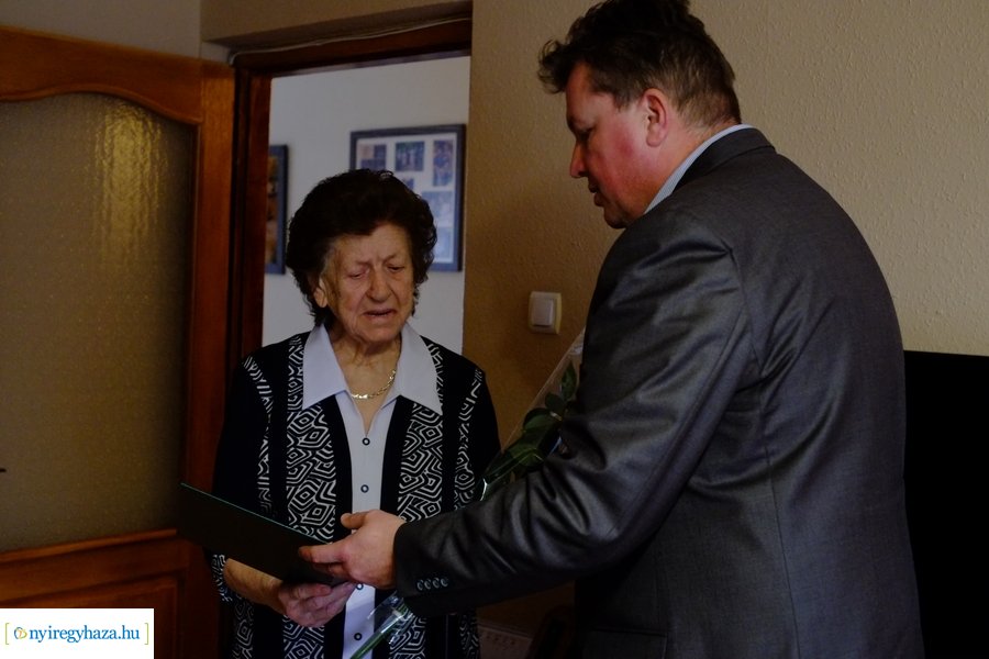 Szépkorú köszöntése  - Kozák Józsefné