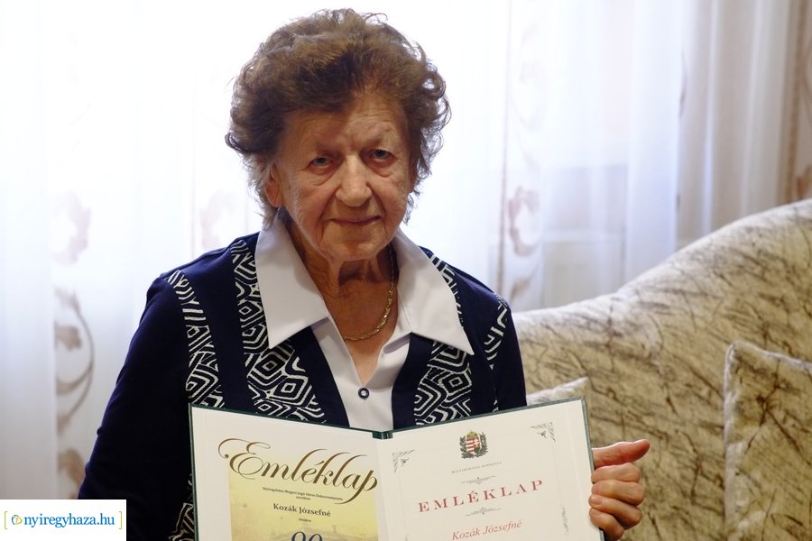 Szépkorú köszöntése  - Kozák Józsefné
