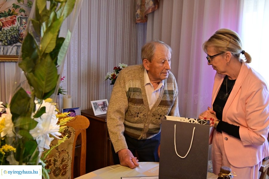 Szépkorú köszöntése Lippai Ferenc