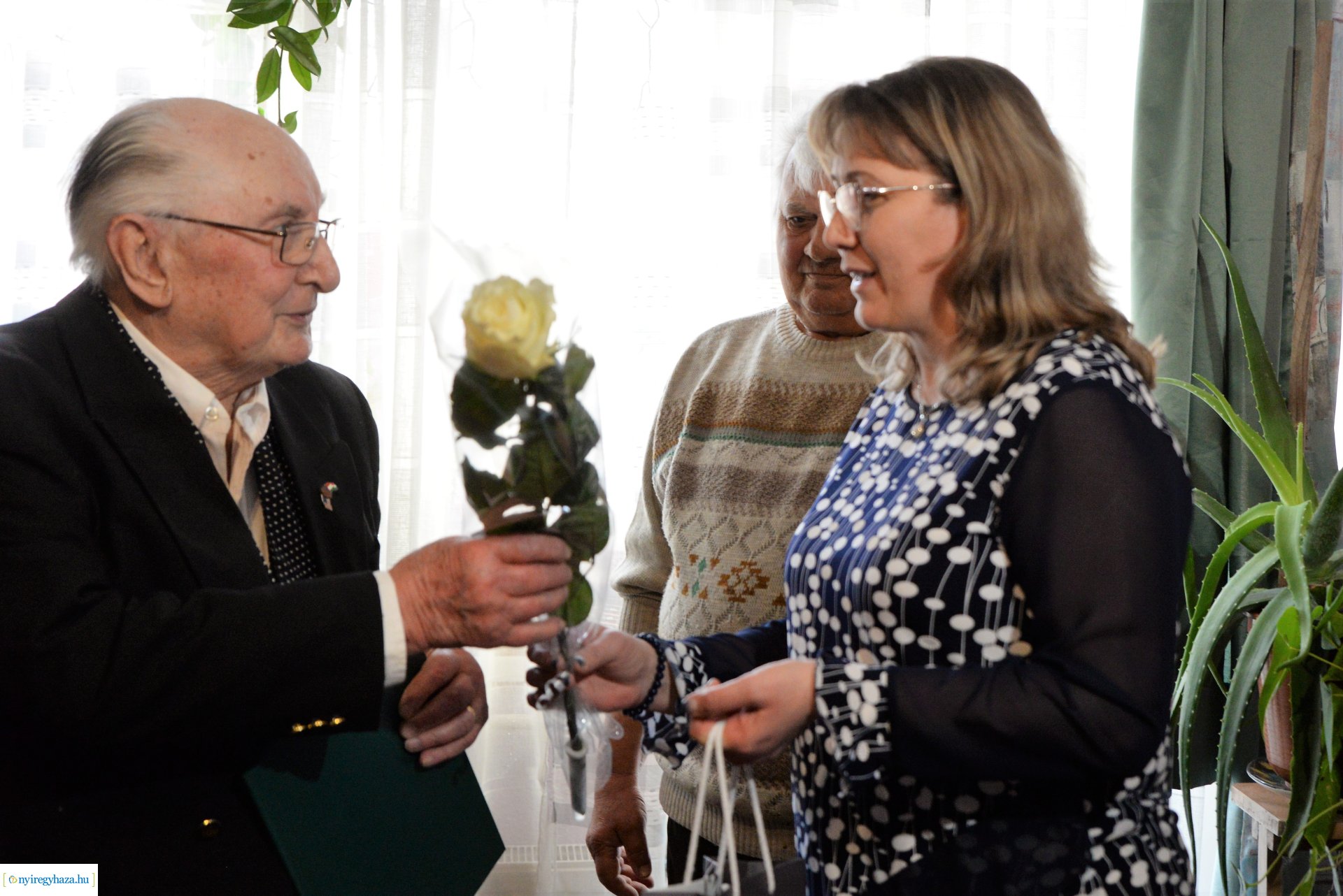 Szépkorú köszöntése - Litvai László