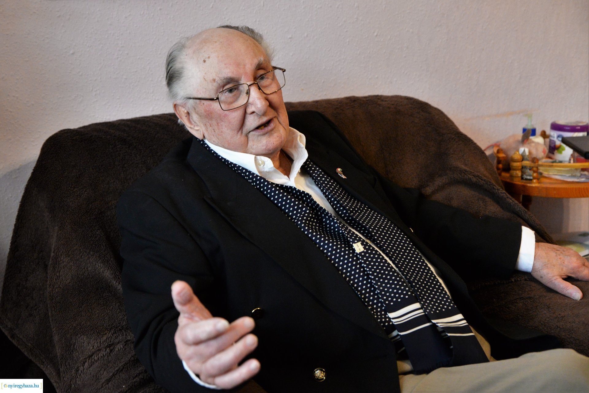 Szépkorú köszöntése - Litvai László