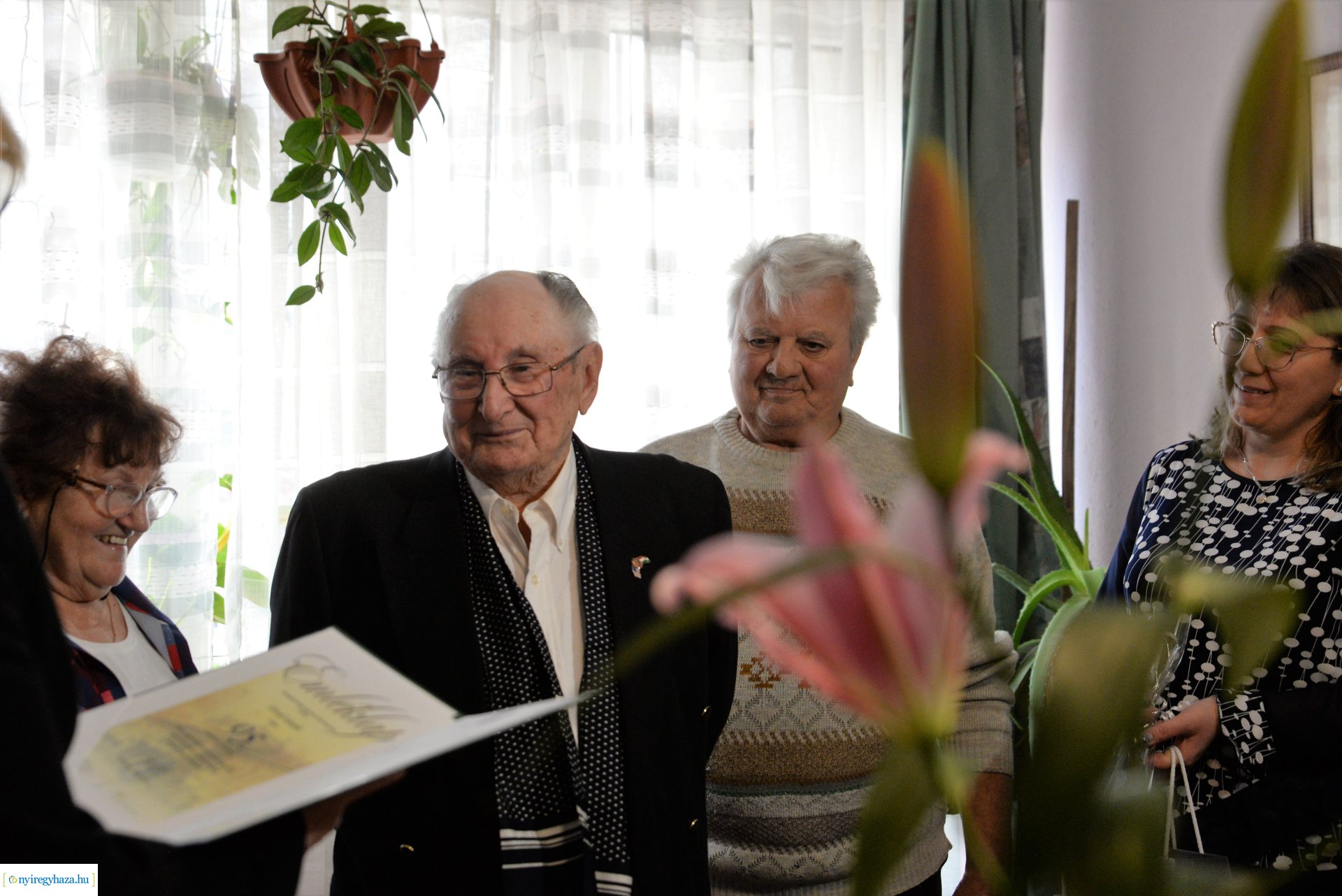 Szépkorú köszöntése - Litvai László