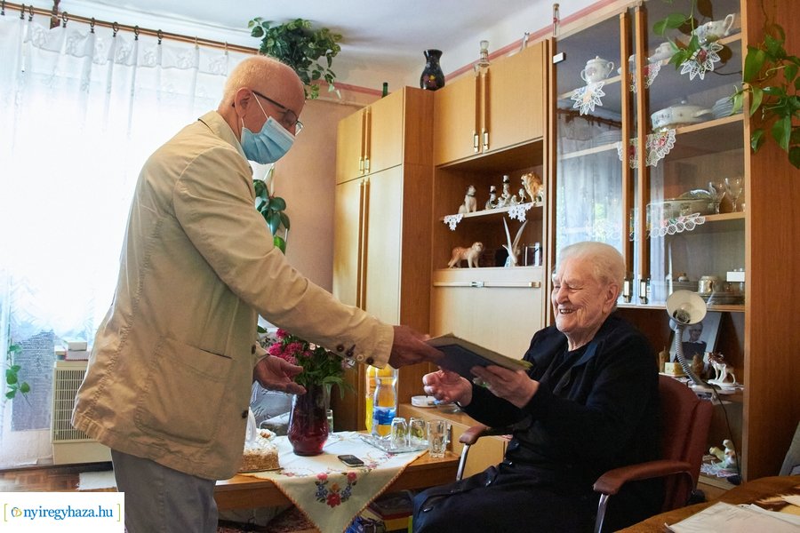 Szépkorú köszöntése - Magera Mihályné