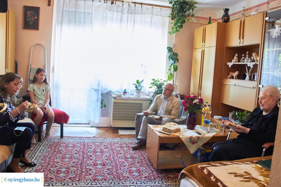 Szépkorú köszöntése - Magera Mihályné