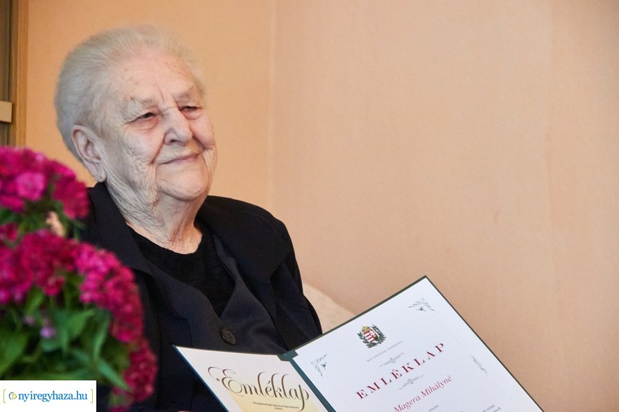 Szépkorú köszöntése - Magera Mihályné