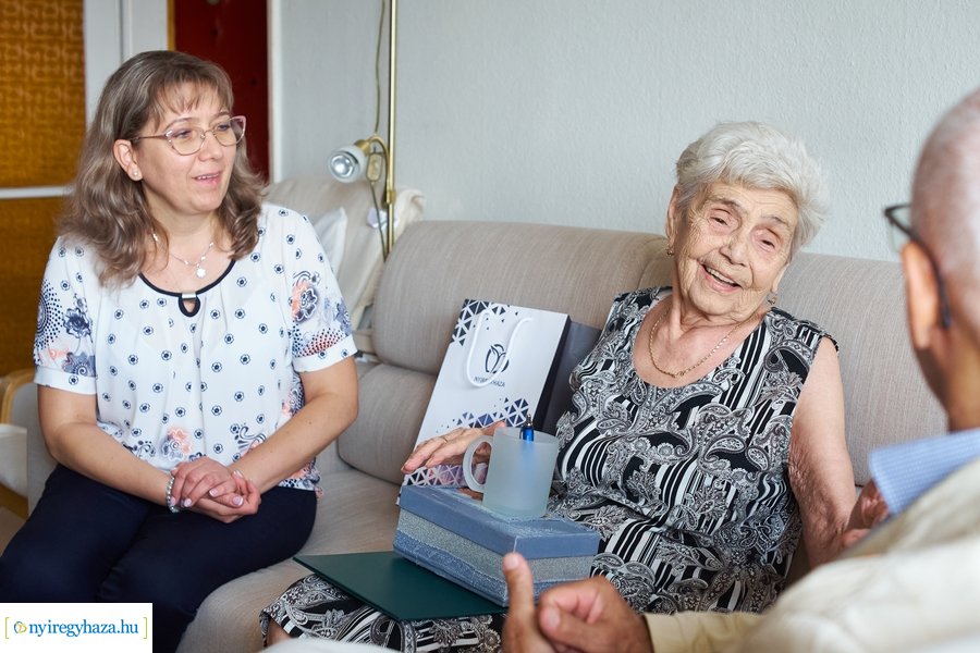 Szépkorú köszöntése Makara Sándorné