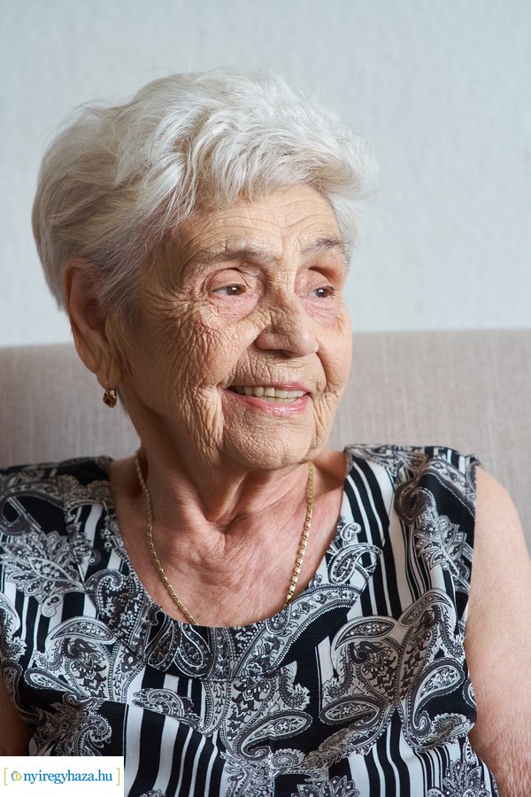 Szépkorú köszöntése Makara Sándorné