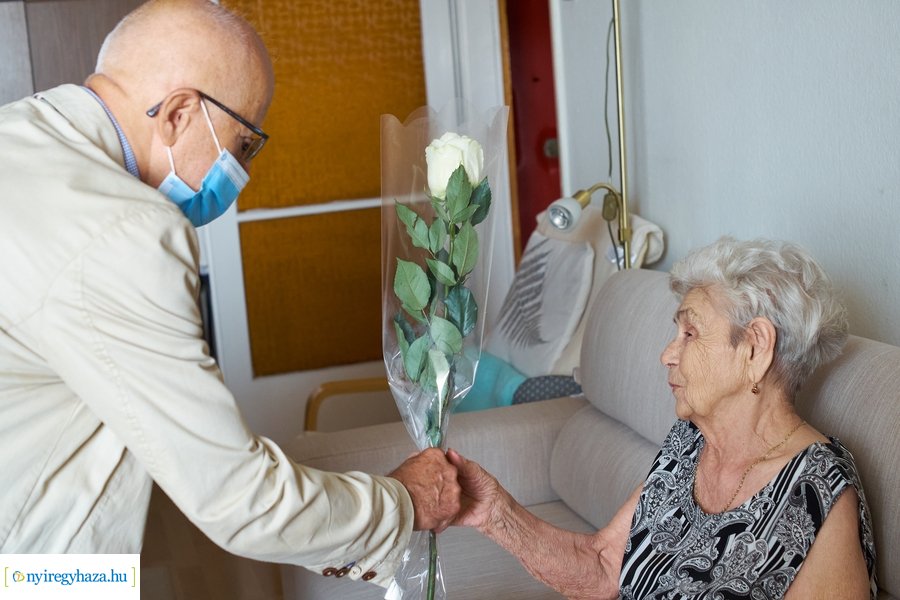 Szépkorú köszöntése Makara Sándorné