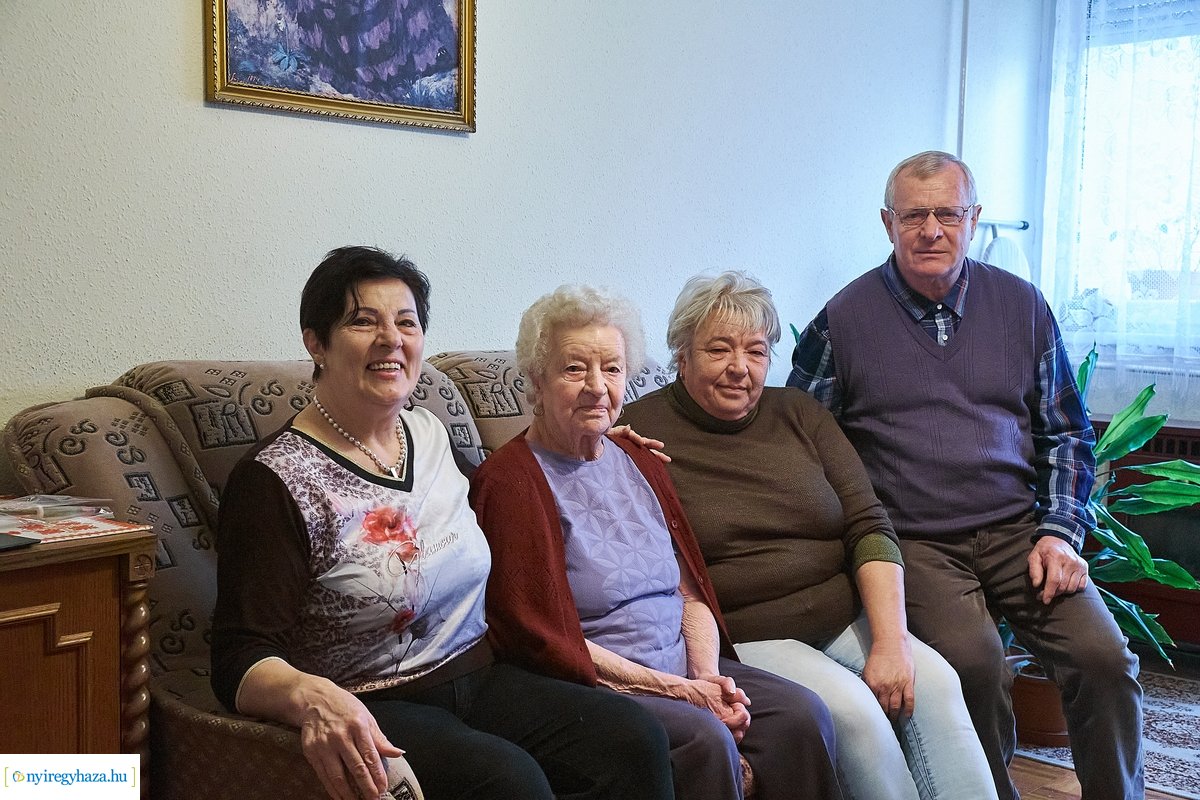 Szépkorú köszöntése - Manzák Jánosné