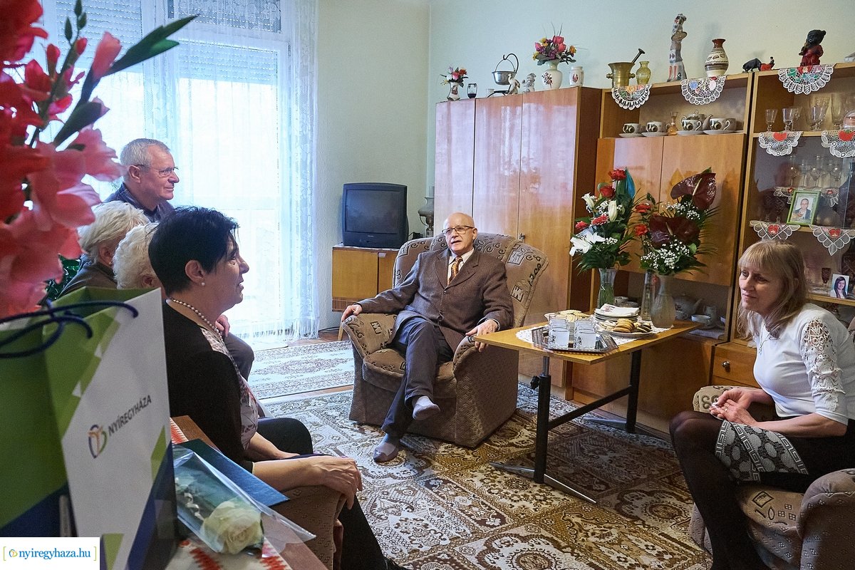 Szépkorú köszöntése - Manzák Jánosné