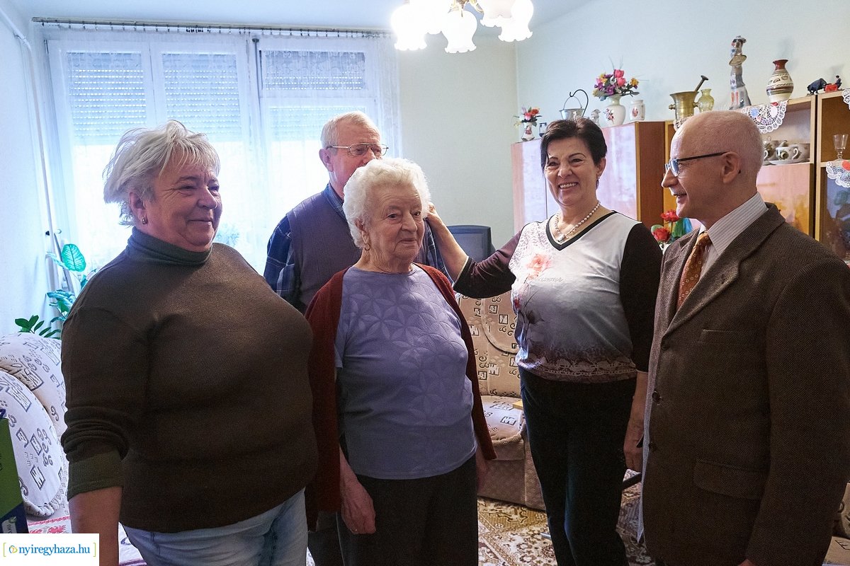 Szépkorú köszöntése - Manzák Jánosné