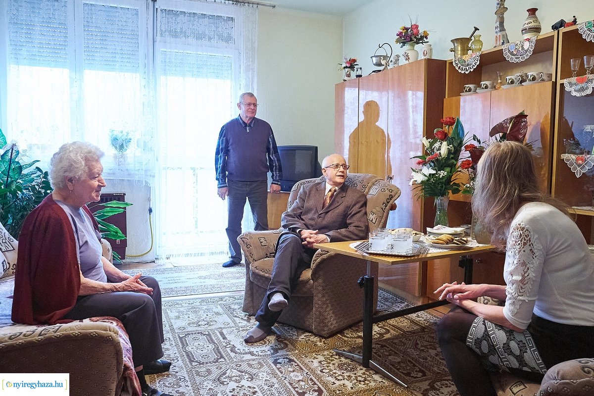 Szépkorú köszöntése - Manzák Jánosné