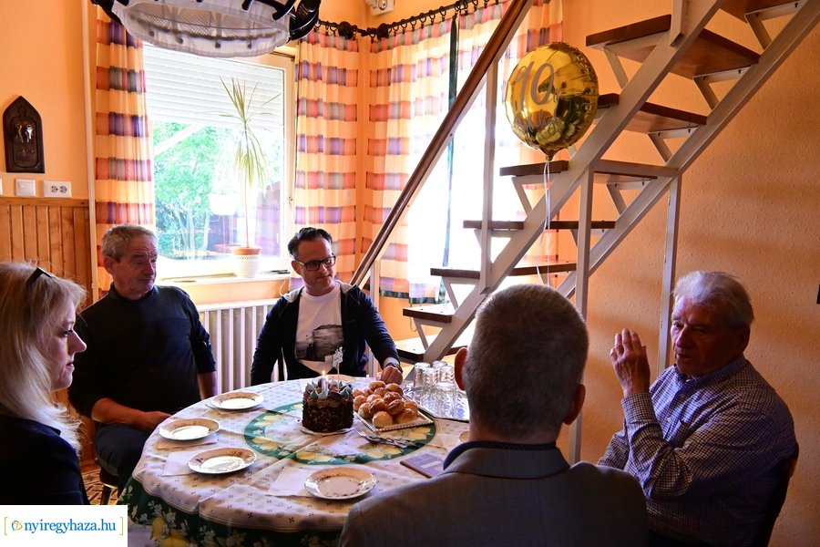 Szépkorú köszöntése Molnár Béla