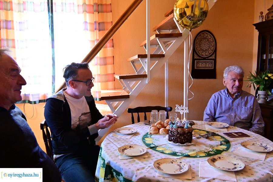 Szépkorú köszöntése Molnár Béla