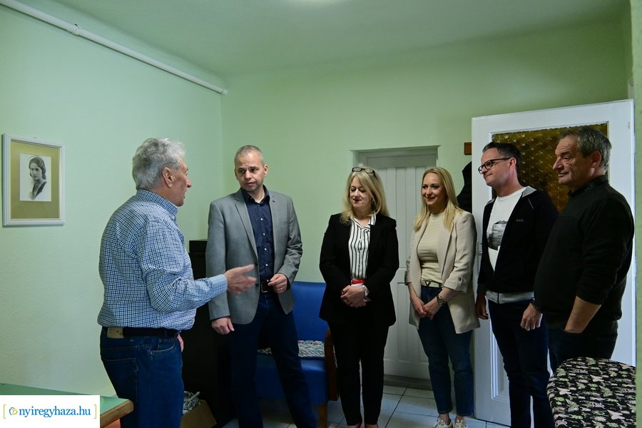 Szépkorú köszöntése Molnár Béla