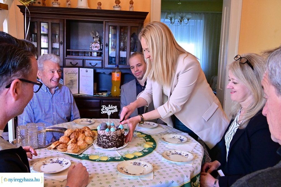 Szépkorú köszöntése Molnár Béla