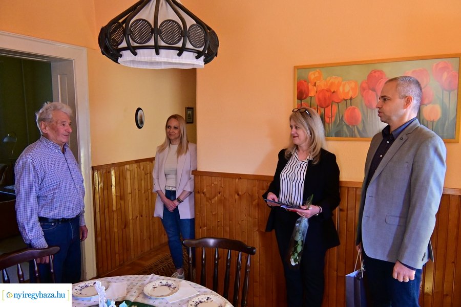 Szépkorú köszöntése Molnár Béla