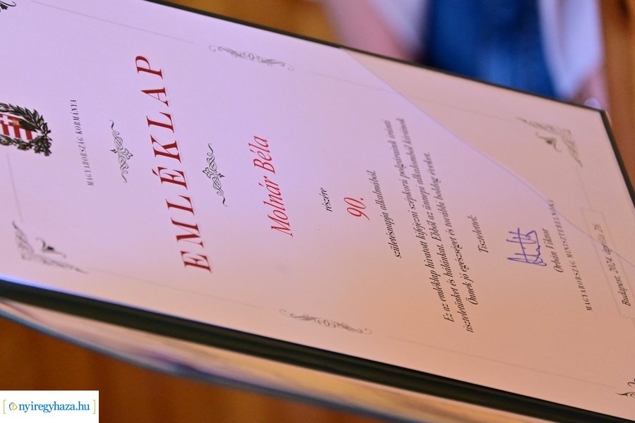 Szépkorú köszöntése Molnár Béla