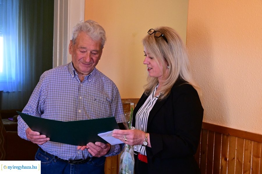 Szépkorú köszöntése Molnár Béla