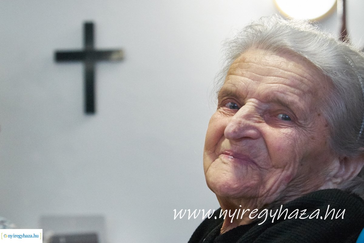 Szépkorú köszöntése Molnár Jánosné