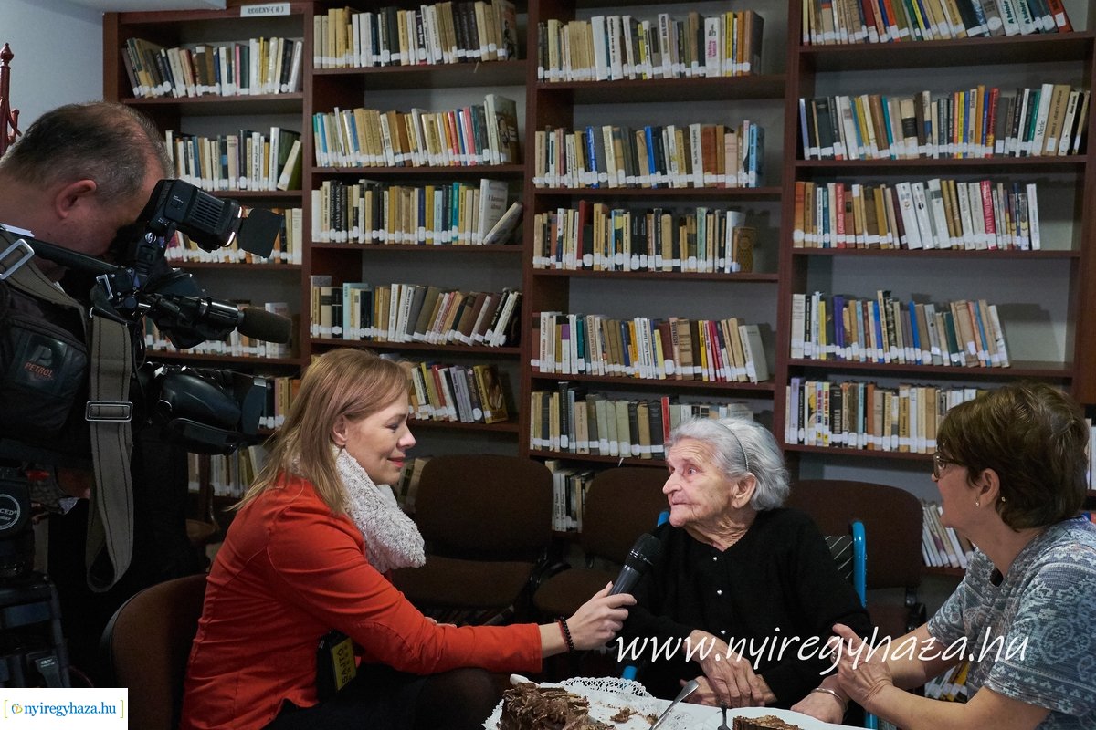 Szépkorú köszöntése Molnár Jánosné