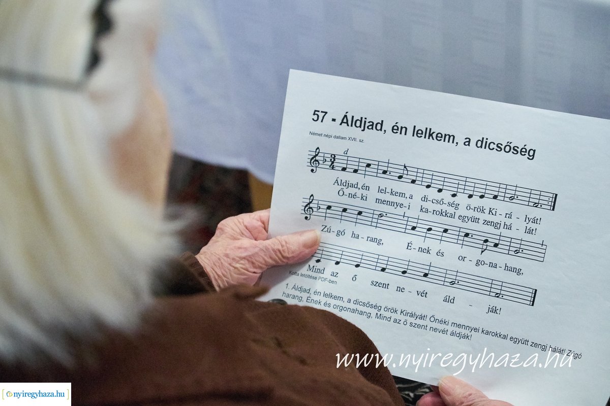 Szépkorú köszöntése Molnár Jánosné