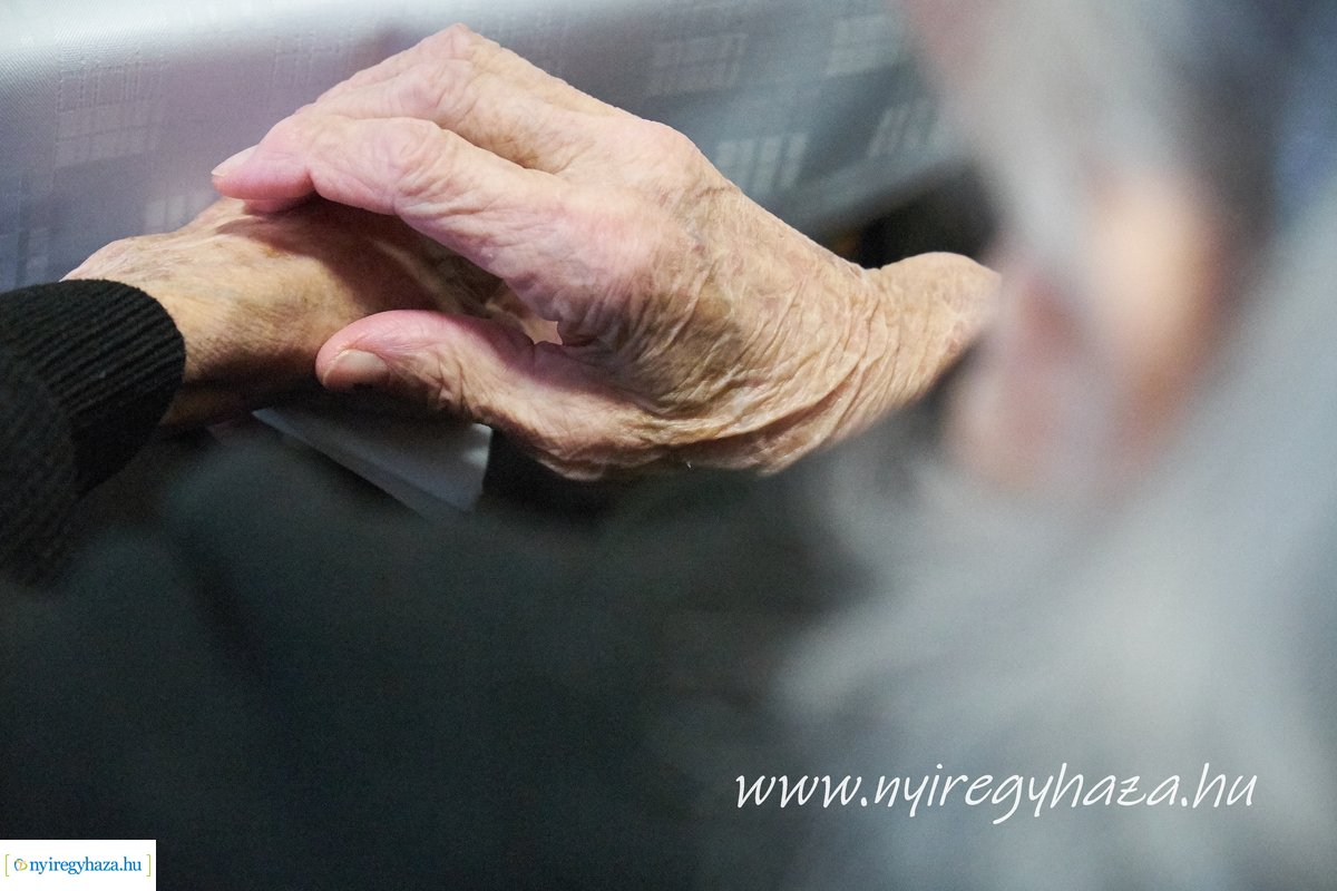 Szépkorú köszöntése Molnár Jánosné