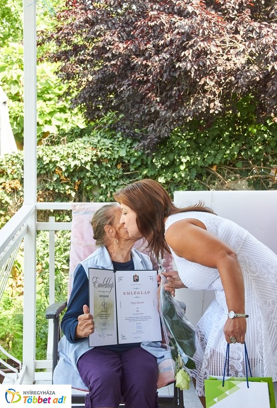 Szépkorú köszöntése Papp Jánosné