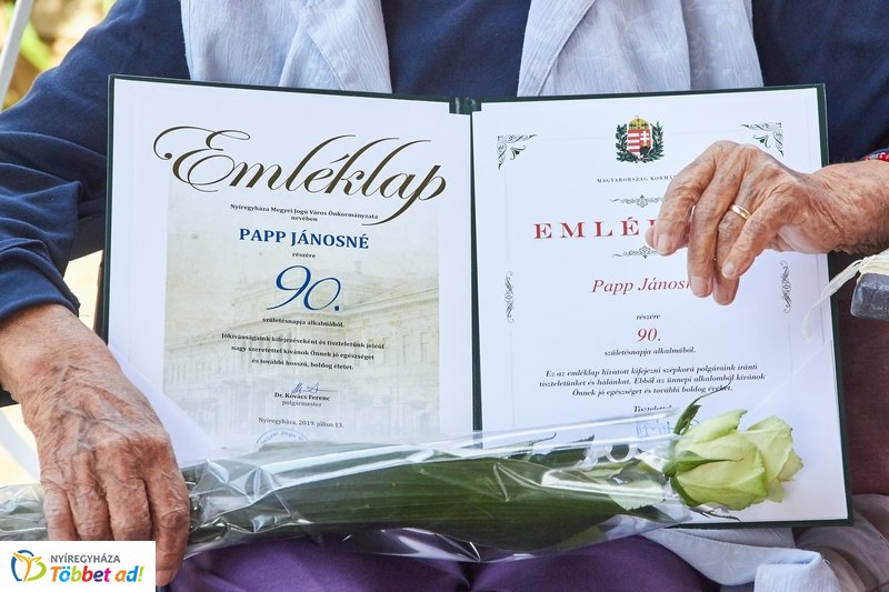 Szépkorú köszöntése Papp Jánosné