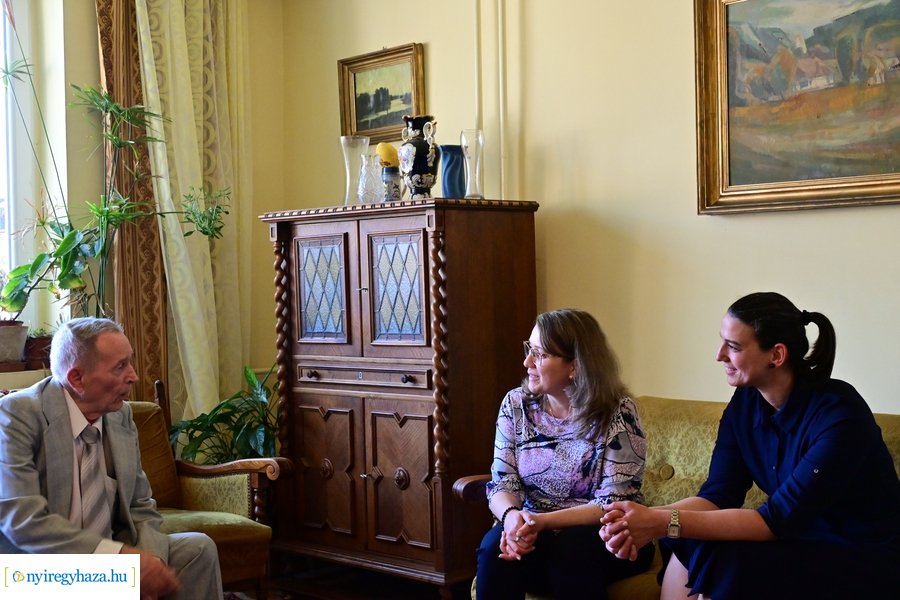 Szépkorú köszöntése Ráthy László