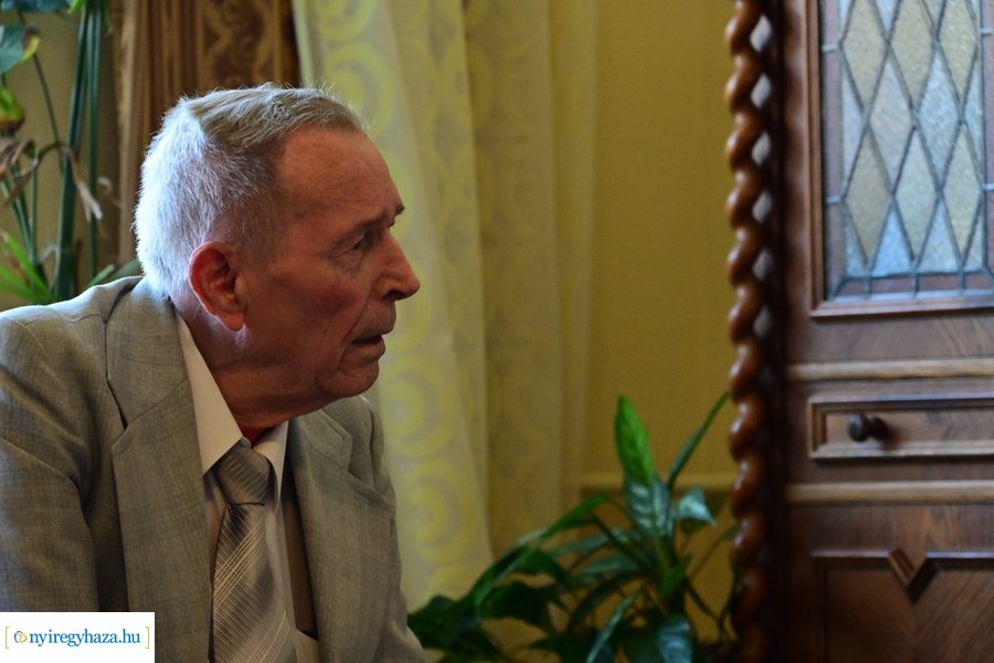 Szépkorú köszöntése Ráthy László