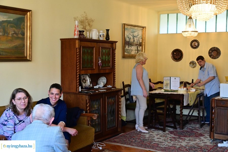 Szépkorú köszöntése Ráthy László