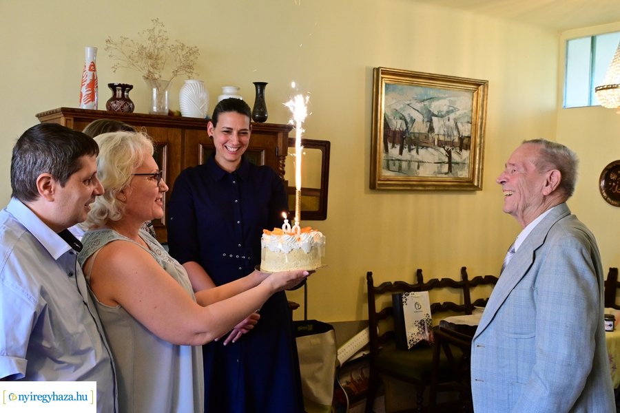 Szépkorú köszöntése Ráthy László