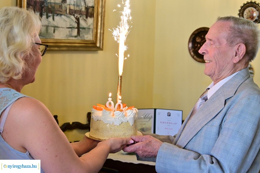 Szépkorú köszöntése Ráthy László