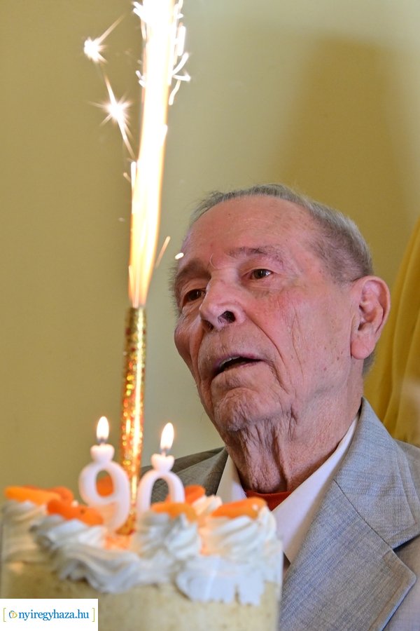 Szépkorú köszöntése Ráthy László