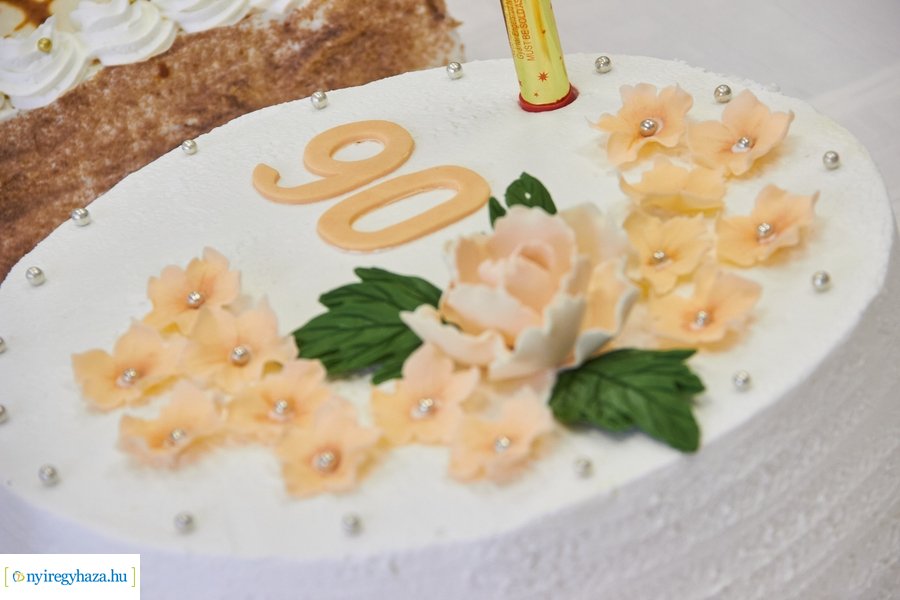 Szépkorú köszöntése - Ribár Jánosné