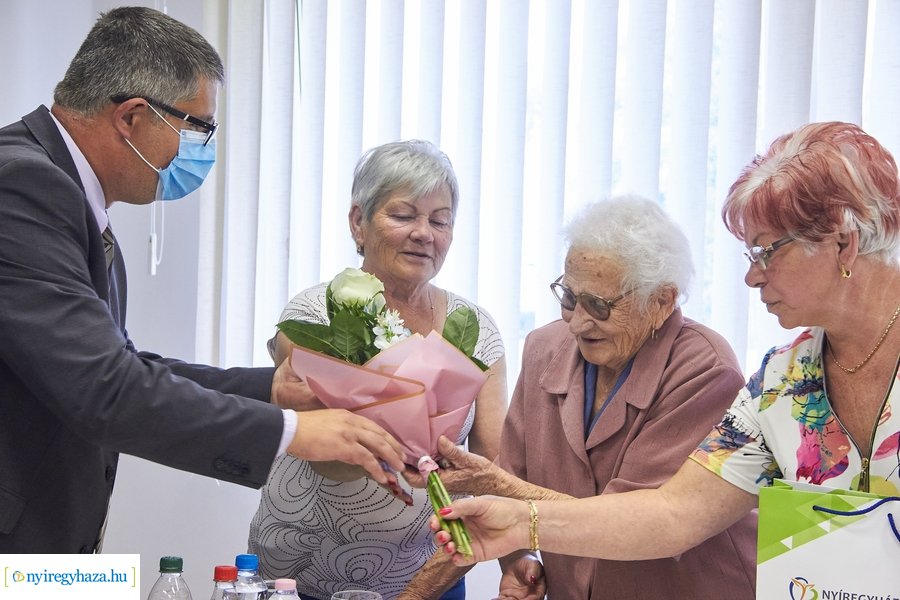 Szépkorú köszöntése - Ribár Jánosné