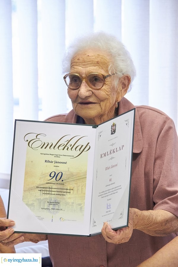 Szépkorú köszöntése - Ribár Jánosné