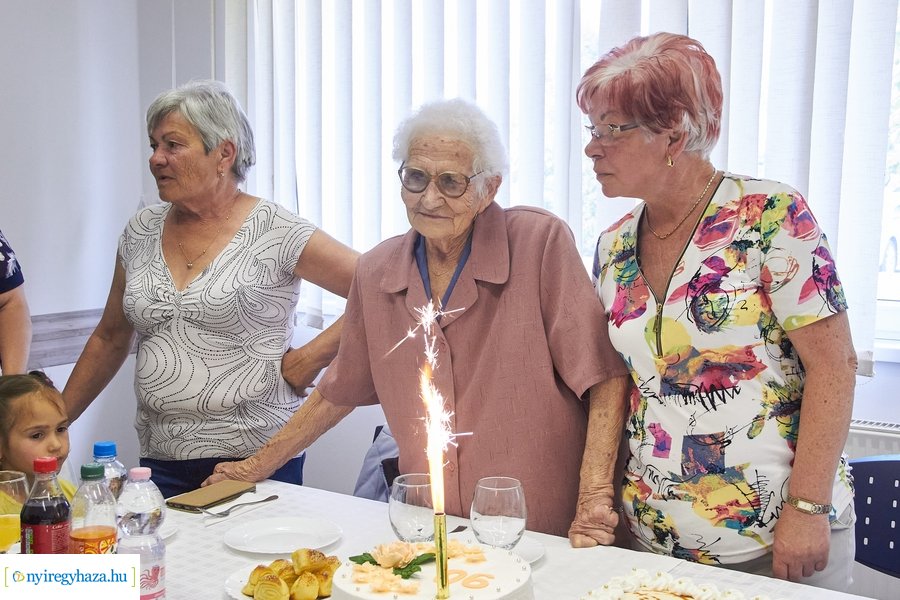 Szépkorú köszöntése - Ribár Jánosné