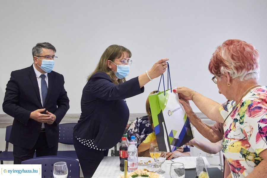 Szépkorú köszöntése - Ribár Jánosné