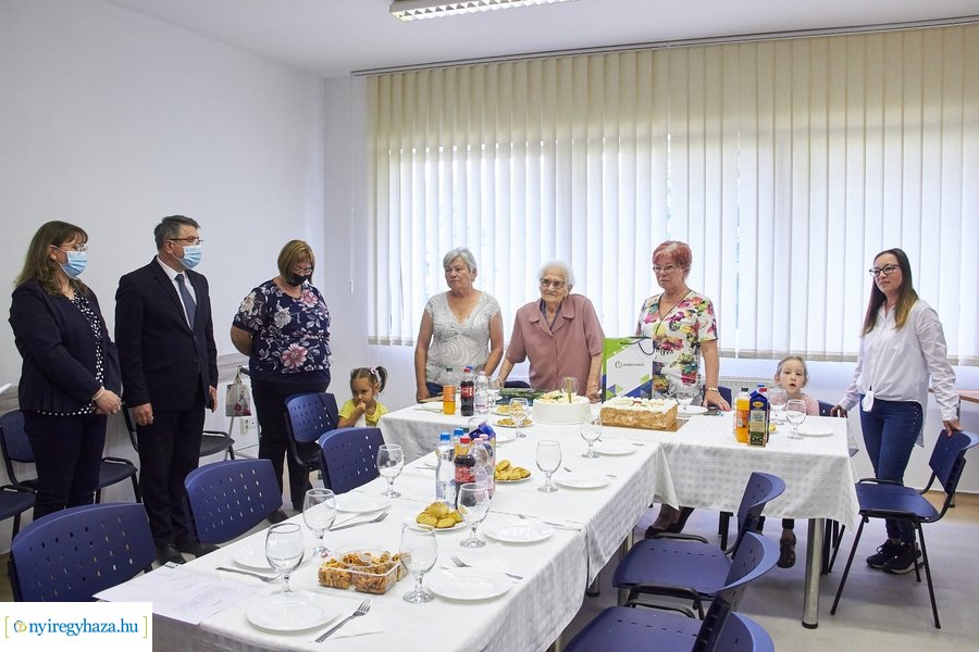 Szépkorú köszöntése - Ribár Jánosné