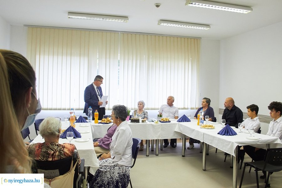 Szépkorú köszöntése Románkovics Ottóné
