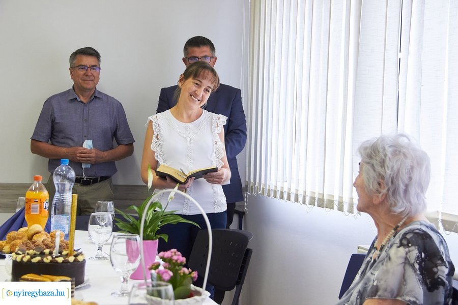 Szépkorú köszöntése Románkovics Ottóné