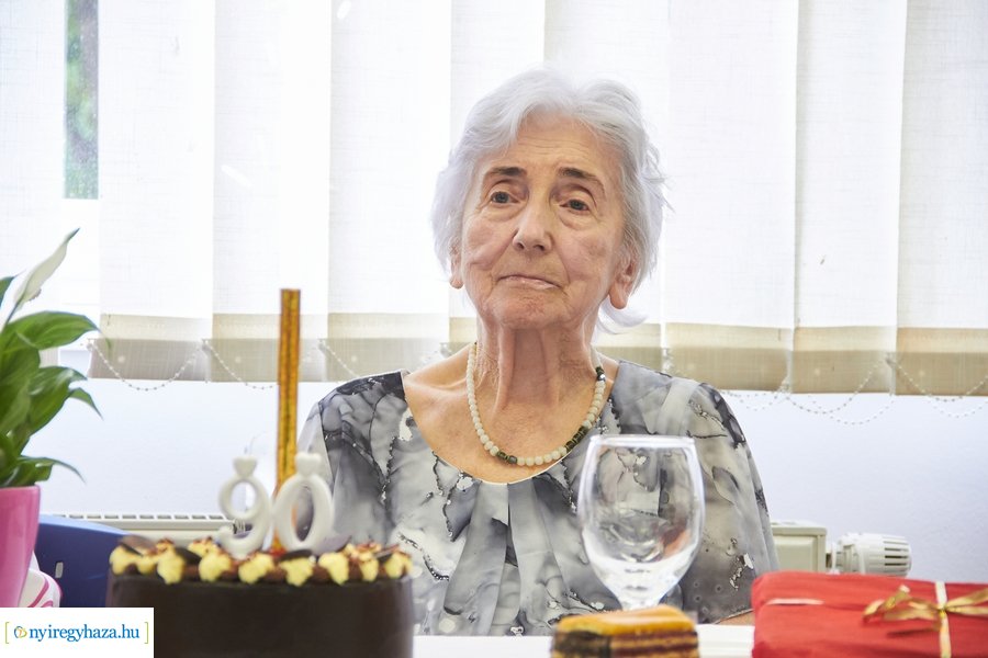 Szépkorú köszöntése Románkovics Ottóné