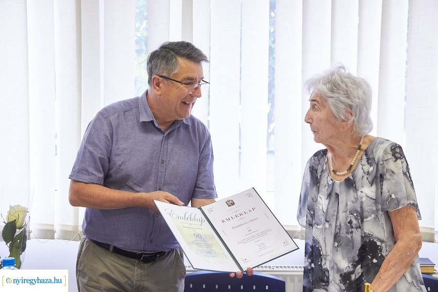 Szépkorú köszöntése Románkovics Ottóné